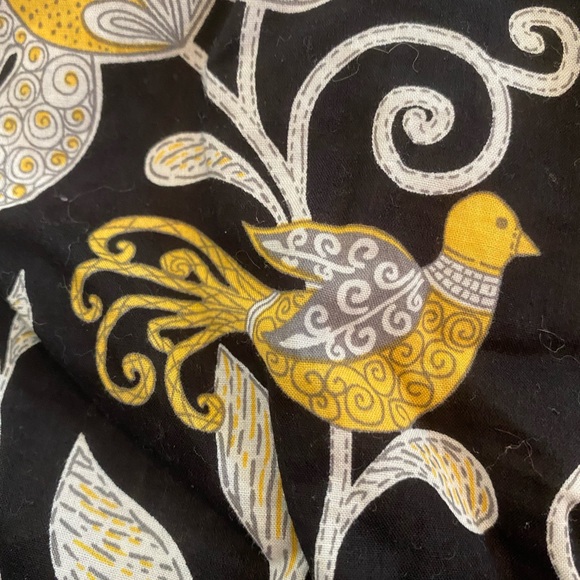 Vera Bradley Retired Print Yellow Bird Sleep Short size Medium - Picture 5 of 7